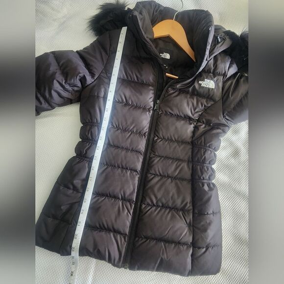 The North Face Women's Black Puffer Jacket - Picture 8 of 12